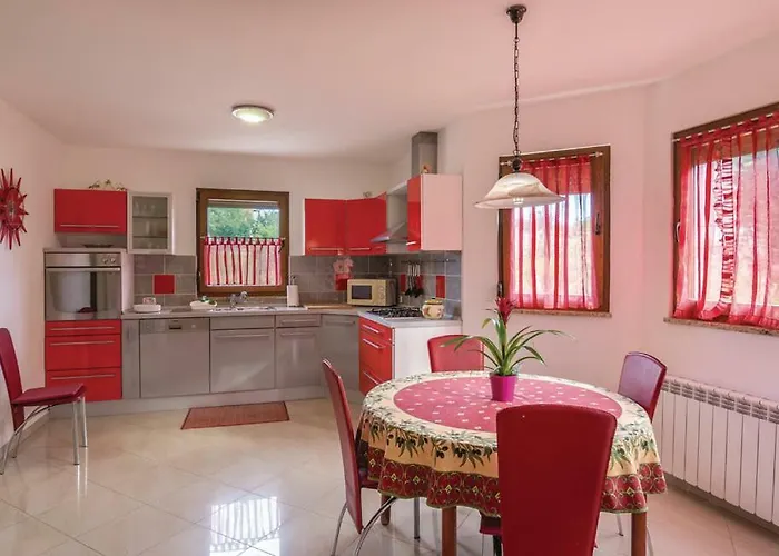 Semesterbostad Nika *