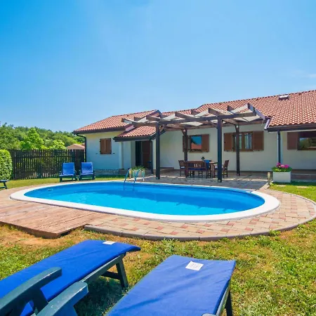 Nika Labin (Istria)