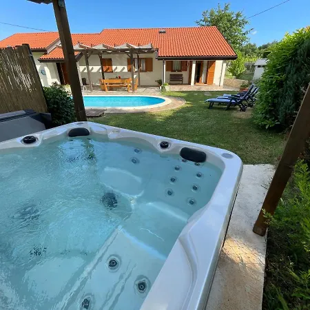 Nika Holiday home *
